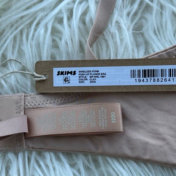 Skims Wireless Form Pushup Plunge Bra Clay Size 32DD - Picture 9 of 9